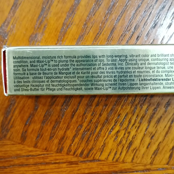 Elizabeth Arden Beautiful Color Luminous Lip Gloss Cameo 06 Lipstick Balm - Picture 7 of 12